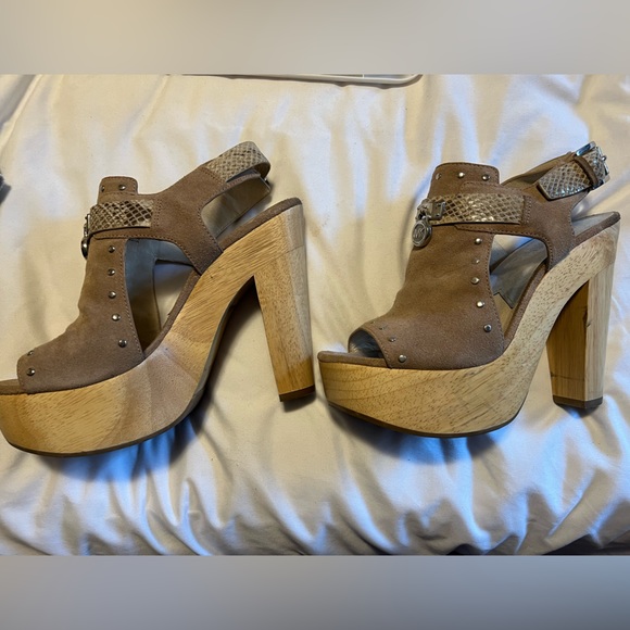 Michael Kors Clogs - Picture 2 of 4